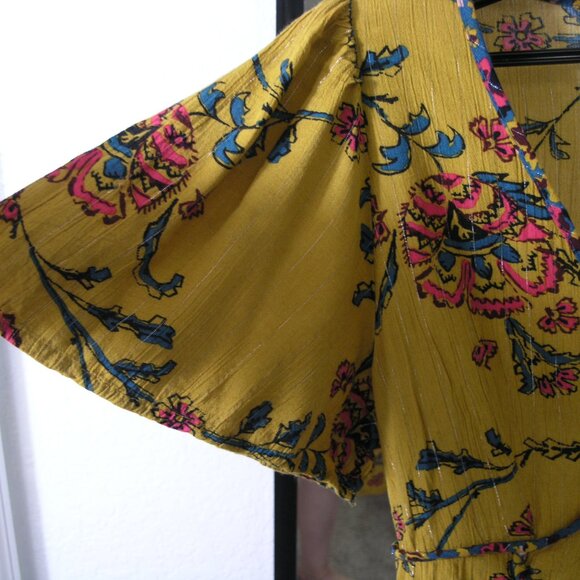 Knox Rose Flutter Sleeve V Neck Multi color Pleasant Top Size med - Picture 3 of 5